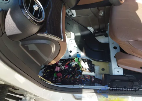 2020 Mercedes-Benz E 350 z USA, uszkodzony, nr VIN WDDZF8DB4LA742910